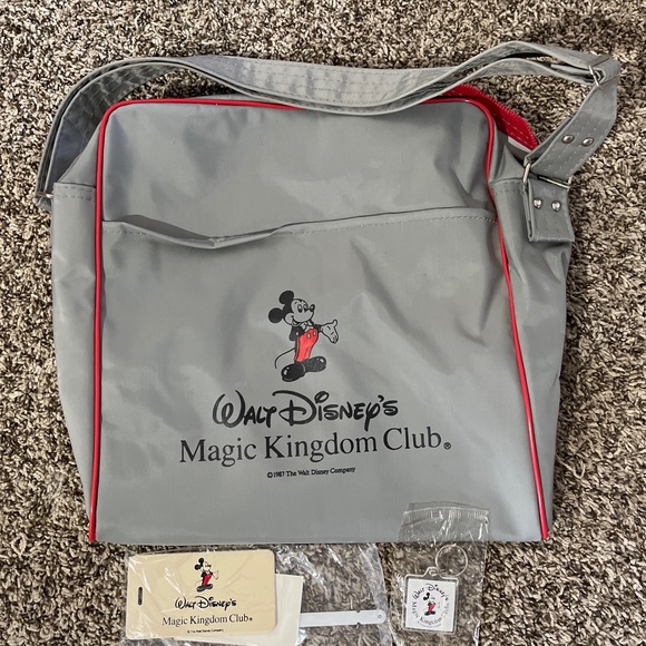 Disney Bags Vintage Walt Disneys Magic Kingdom Club Bag New Poshmark